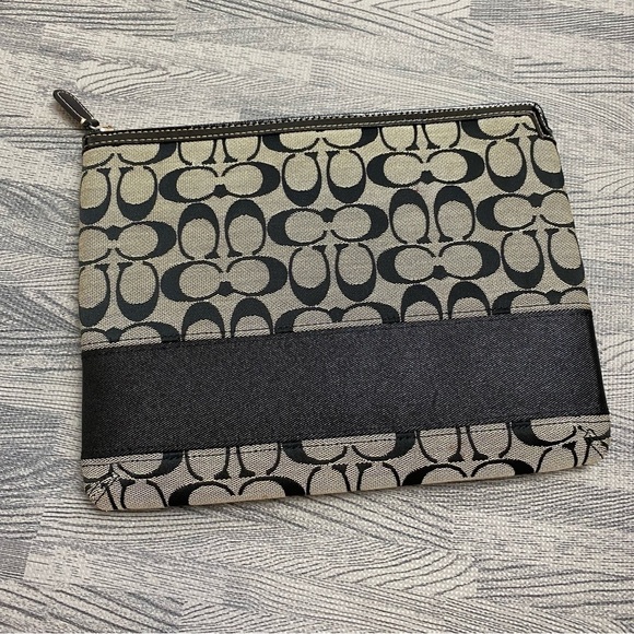 Coach Signature C Pattern IPad/Table Padded Case - Picture 1 of 7